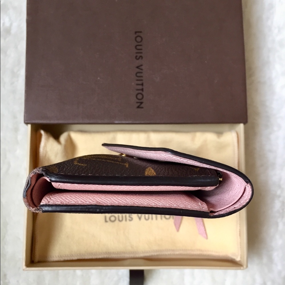 📌SOLD📌Louis Vuitton Victorine Wallet - Picture 4 of 16